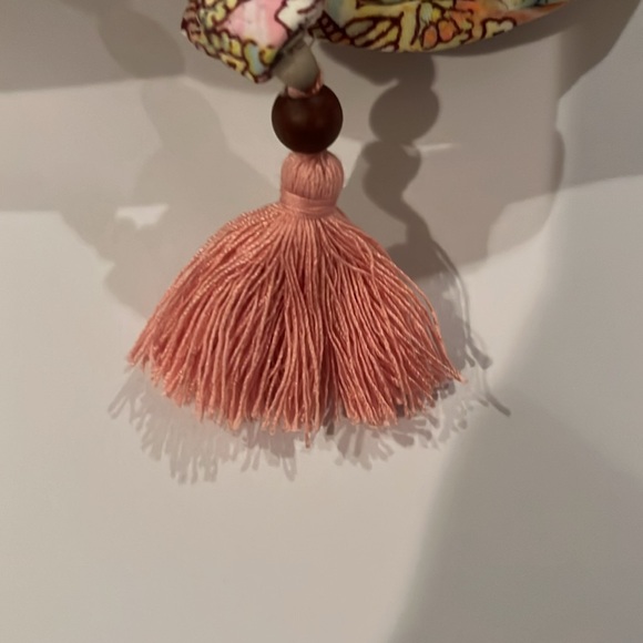 Victoria Secret bathing suit top. Size 32D Could mix and match with bottoms. - Picture 4 of 5